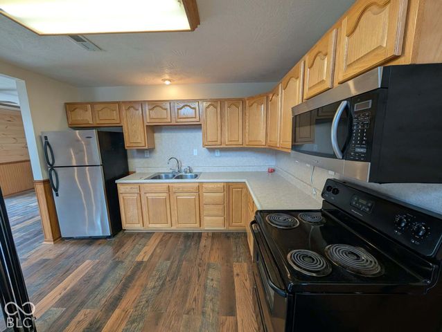 8041 S Crows Foot Place, Terre Haute, IN 47802