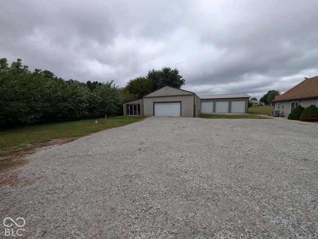8041 S Crows Foot Place, Terre Haute, IN 47802