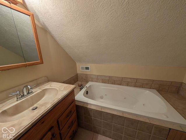 8041 S Crows Foot Place, Terre Haute, IN 47802