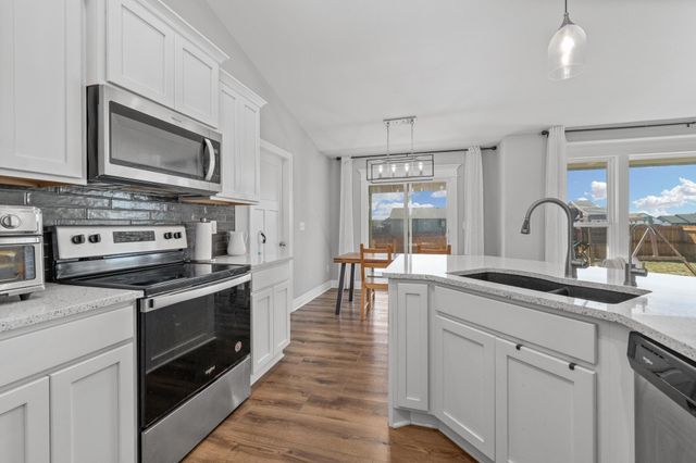 2203 E Watercress St, Andover, KS 67002