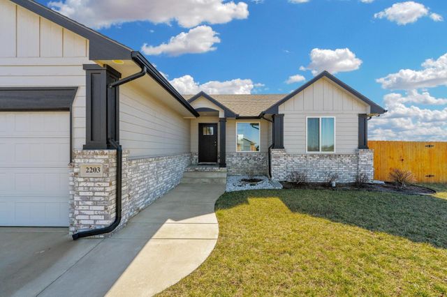 2203 E Watercress St, Andover, KS 67002