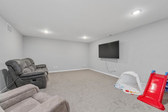 2203 E Watercress St, Andover, KS 67002