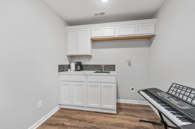 2203 E Watercress St, Andover, KS 67002