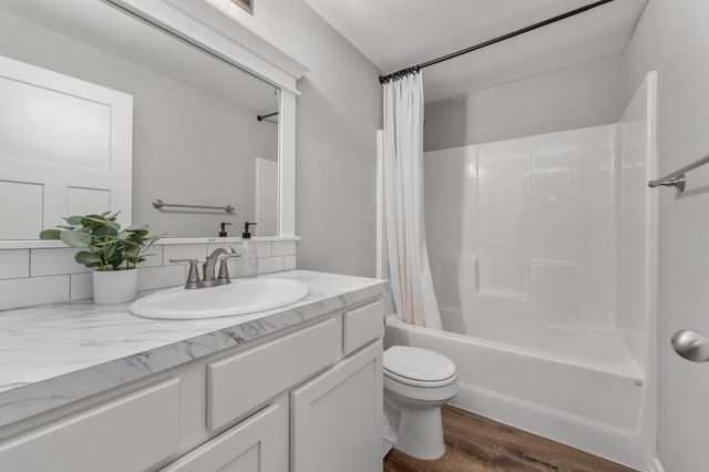 2203 E Watercress St, Andover, KS 67002