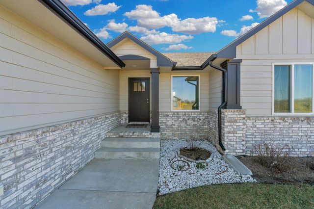 2203 E Watercress St, Andover, KS 67002