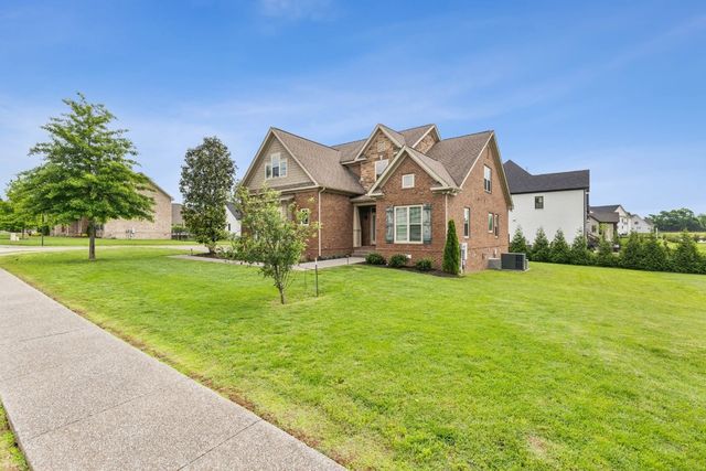 1384 Round Hill Lane, Spring Hill, TN 37174