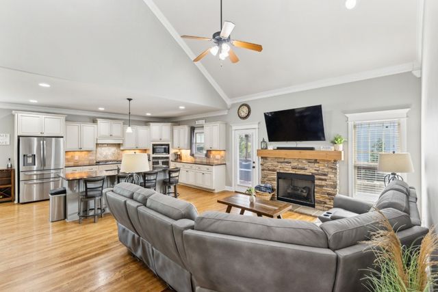 1384 Round Hill Lane, Spring Hill, TN 37174