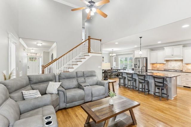 1384 Round Hill Lane, Spring Hill, TN 37174