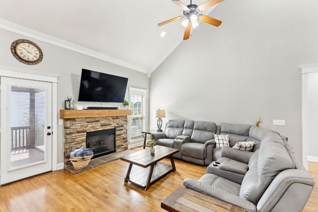 1384 Round Hill Lane, Spring Hill, TN 37174