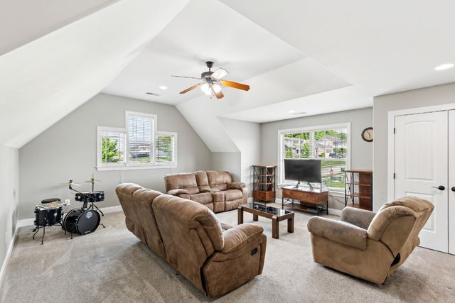 1384 Round Hill Lane, Spring Hill, TN 37174