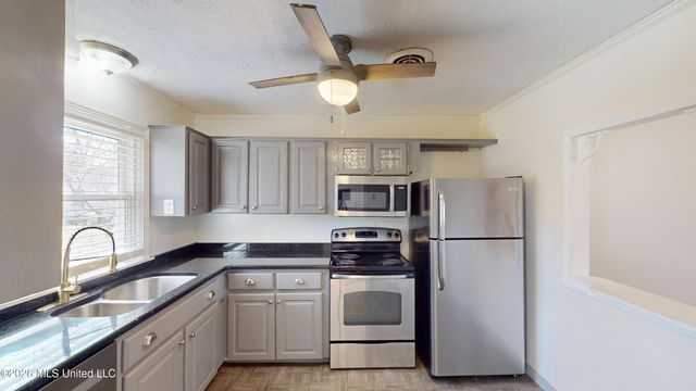 665 Salem Avenue, Holly Springs, MS 38635