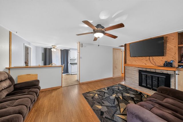 221 N Dorchester Avenue, Wheaton, IL 60187