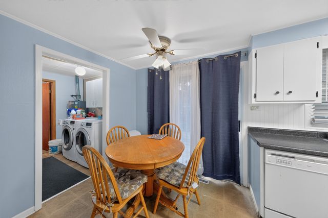 221 N Dorchester Avenue, Wheaton, IL 60187
