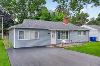 221 N Dorchester Avenue, Wheaton, IL 60187
