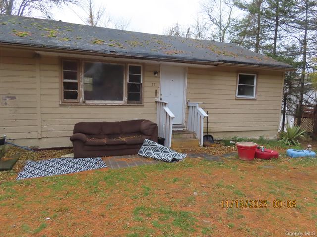 27 Sunny Lane, Highland Mills, NY 10930