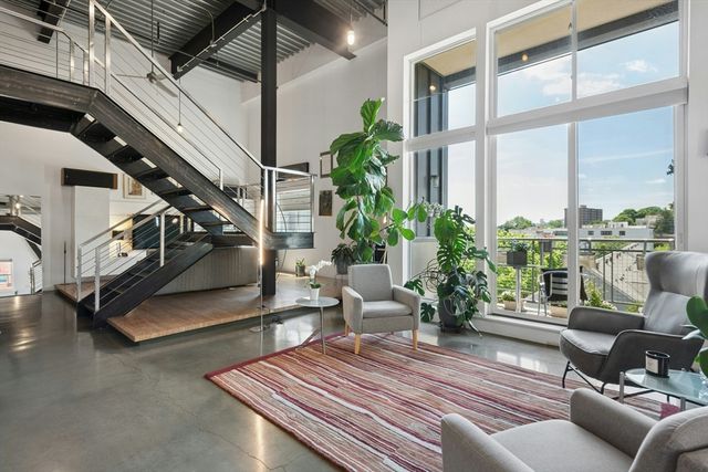 950 Broadway 36, Chelsea, MA 02150