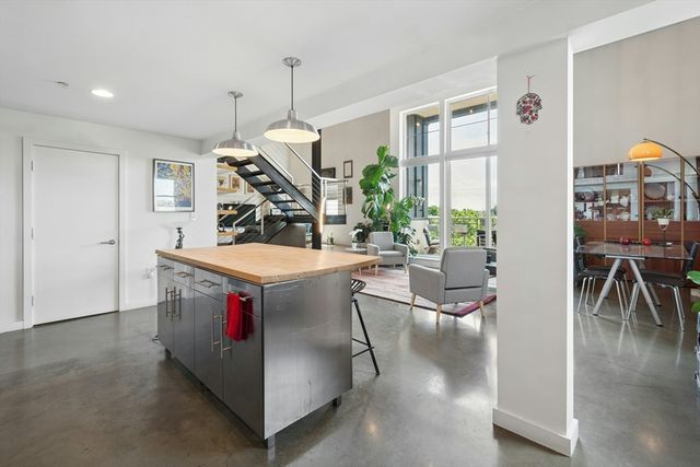 950 Broadway 36, Chelsea, MA 02150