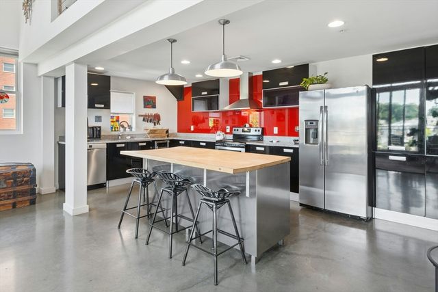 950 Broadway 36, Chelsea, MA 02150