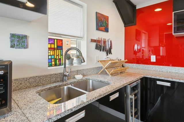 950 Broadway 36, Chelsea, MA 02150