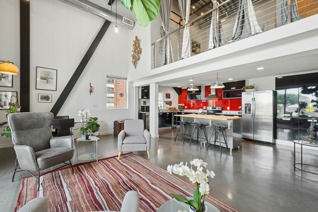 950 Broadway 36, Chelsea, MA 02150