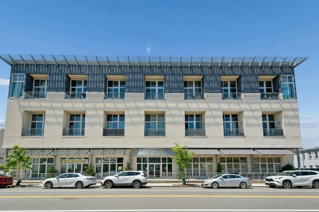 950 Broadway 36, Chelsea, MA 02150