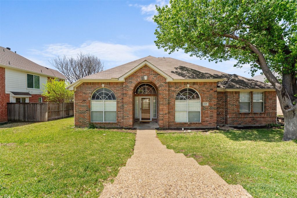 2409 Queens Court, Carrollton, TX 75006