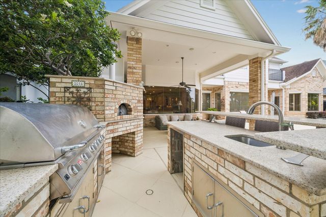 3018 Bonnebridge Way Boulevard, Houston, TX 77082