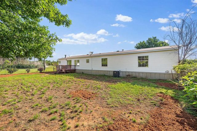 201 Burntwood Drive, Tuttle, OK 73089