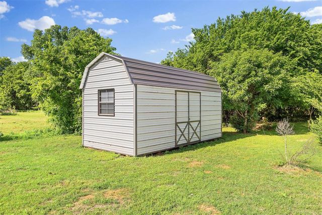 201 Burntwood Drive, Tuttle, OK 73089