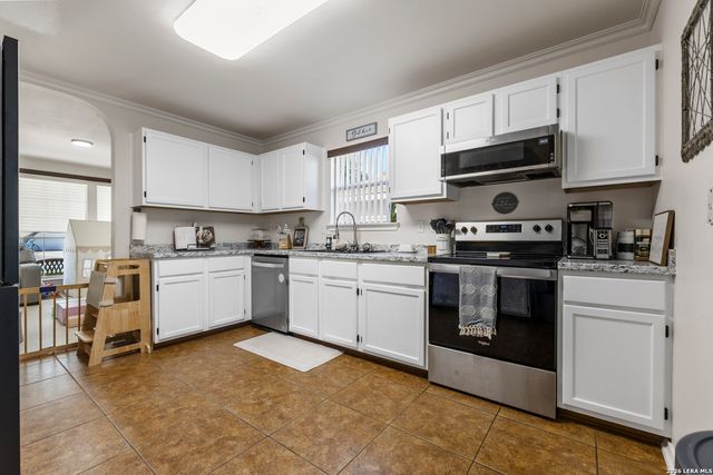 9015 Valhalla, Selma, TX 78154