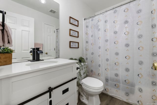 9015 Valhalla, Selma, TX 78154