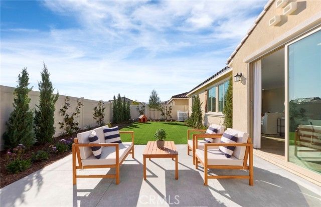 739 Spyglass Court, Perris, CA 92571