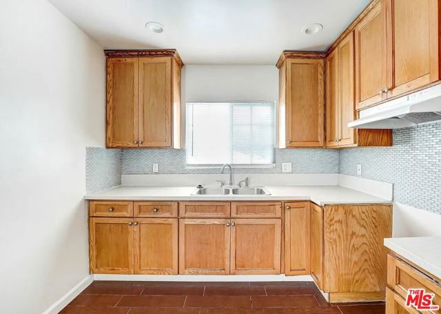 1148 E 120th Street, Los Angeles, CA 90059