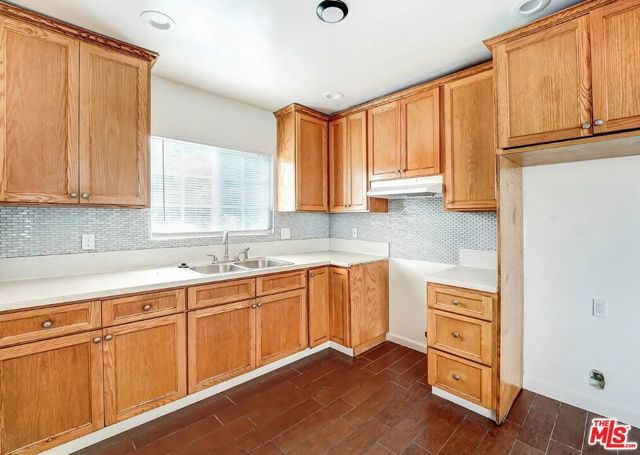 1148 E 120th Street, Los Angeles, CA 90059