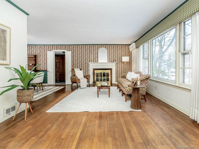 24 Orchard Farm Road, Port Washington, NY 11050