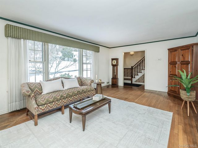 24 Orchard Farm Road, Port Washington, NY 11050