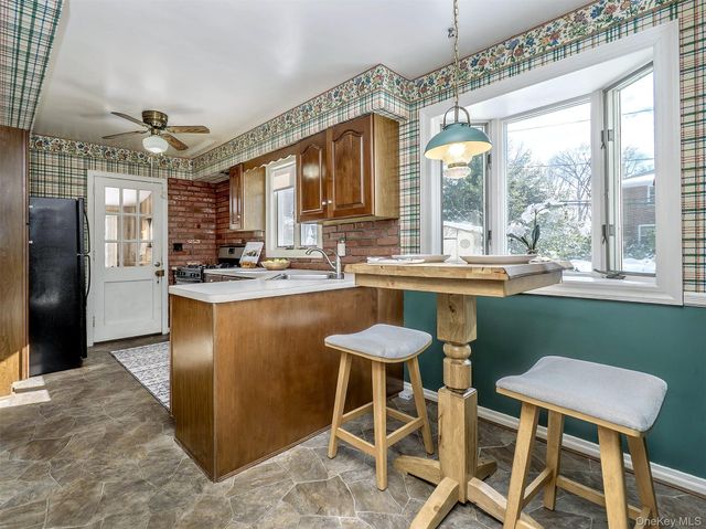 24 Orchard Farm Road, Port Washington, NY 11050