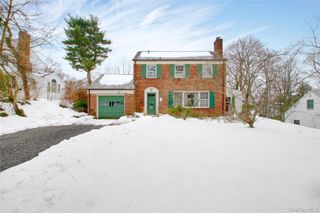 24 Orchard Farm Road, Port Washington, NY 11050