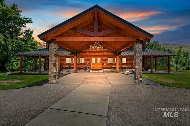 130 Mill Rd, Horseshoe Bend, ID 83629