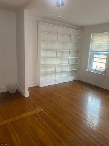 6 Peace St, Trenton City, NJ 08608