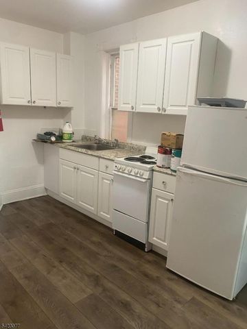 6 Peace St, Trenton City, NJ 08608