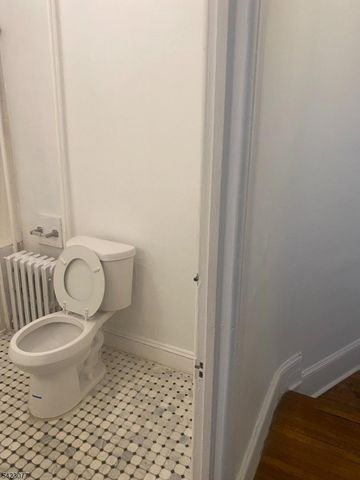 6 Peace St, Trenton City, NJ 08608