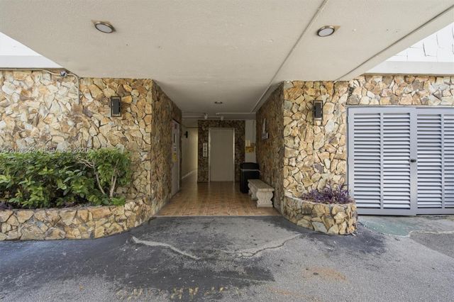 1000 NE 12th Avenue 408, Hallandale Beach, FL 33009