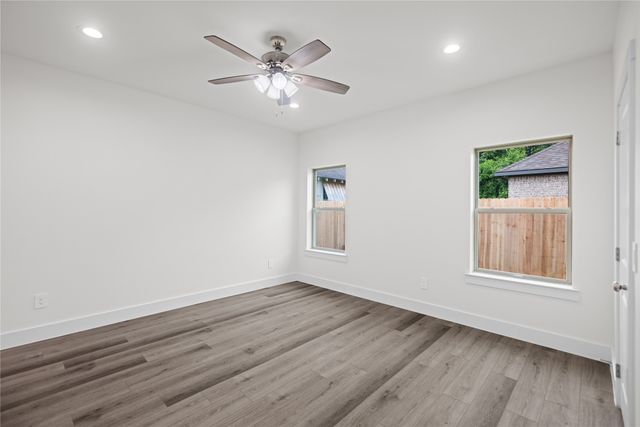 209 W Bonham Street, Tom Bean, TX 75489