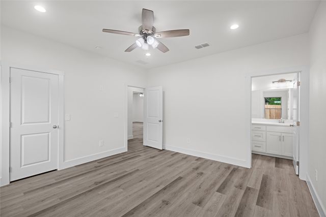 209 W Bonham Street, Tom Bean, TX 75489