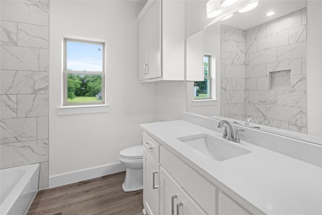 209 W Bonham Street, Tom Bean, TX 75489