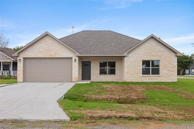 209 W Bonham Street, Tom Bean, TX 75489