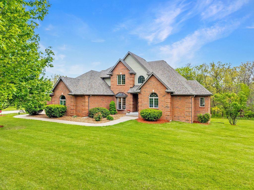 4551 E RAVENS RIDGE DR, Columbia, MO 65201