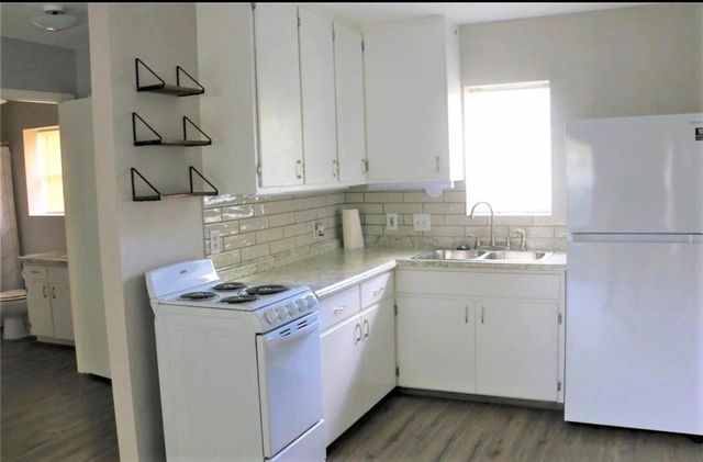 3330 Triplett Street, Bacliff, TX 77518