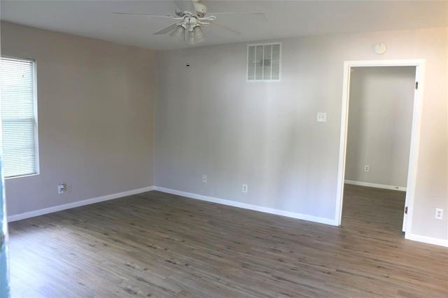 3330 Triplett Street, Bacliff, TX 77518